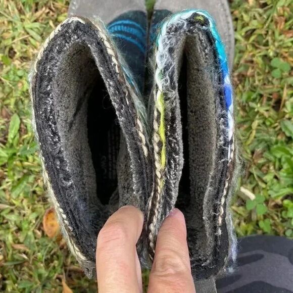 TOMS Nepal Moccasin Suede Knit Boots - Picture 6 of 11